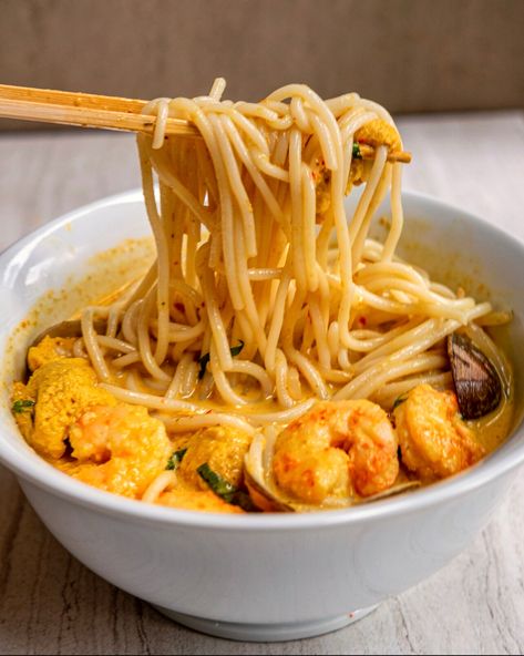 Singapore Laksa Recipe, Katong Laksa, Laksa Singapore, Singapore Laksa, Laksa Recipe, Asian Soup Noodle, Curry Laksa, Paid Partnership, Homemade Chinese Food