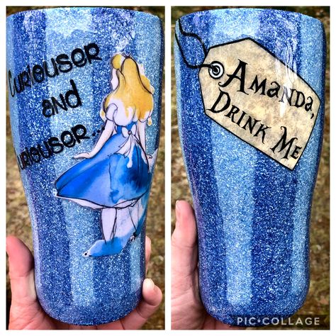 Alice in Wonderland Glitter Tumbler Alice In Wonderland Tumbler Ideas, Disney Tumbler Cups Glitter, Disney Epoxy Tumbler, Disney Glitter Tumbler, Disney Tumbler Ideas, Alice In Wonderland Cup, Alice In Wonderland Tumbler, Cleo Cups, Disney Tumblers