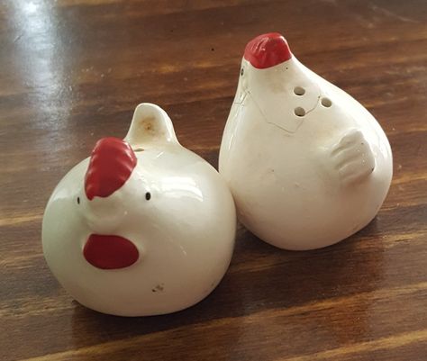 Clay Salt And Pepper Shakers, Salt And Pepper Clay Shakers, Salt And Pepper Shakers Ceramic, Salt N Peppa, Rooster Collectibles, Chicken Salt And Pepper Shakers, Pig Salt And Pepper Shakers, Pie Bird, Salt N Pepper