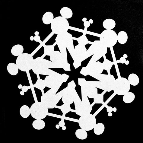 https://flic.kr/p/dCvbas | Mickey Mouse Snowflake | Snowflake sticker used to decorate the trash cans located in the Osborne Lights at Hollywood Studios.  Disney really missed a merchandising trick by not having window cling versions for sale. Christmas Orderments, Craft Clipart, Snowflake Snowflake, Diy Christmas Snowflakes, Disney Christmas Decorations, Disney Classroom, Snowflake Sticker, Snowflake Template, Mickey Christmas