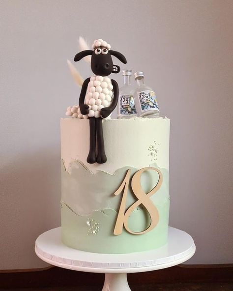 Shaun The Sheep Cake, Sheep Cake, Nice Cake, Baptism Ideas, Shaun The Sheep, Sugar Cake, Layer Cake, 50th Birthday, Amazing Cakes