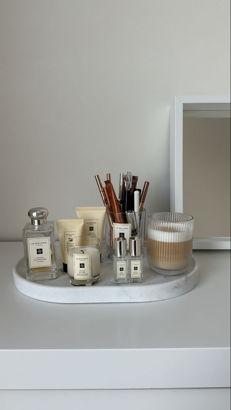 Vanity 🤍 Jo Malone 💭 Bedroom Counter Organization, Organized Vanity Aesthetic, Joe Malone Aesthetic, Jo Malone Candle Aesthetic, Organizing Vanity, Jo Malone Aesthetic, Jo Malone Candle, Dressing Table Vanity, Modern Luxury Bedroom