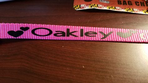 Dog collar with Cricut htv Cricut Htv, Diy Dog Collar, Cricut Explore Projects, Collars Diy, Custom Dog Collars, Infusible Ink, Creative Challenge, Diy Dog, Dog Pin