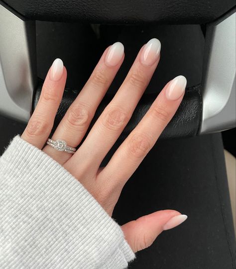 French Fade Nails, Ombre French Nails, Ombre Chrome Nails, Oval Acrylic Nails, Short Oval Nails, Faded Nails, Wedding Day Nails, Bridal Nails Designs, Bridesmaids Nails