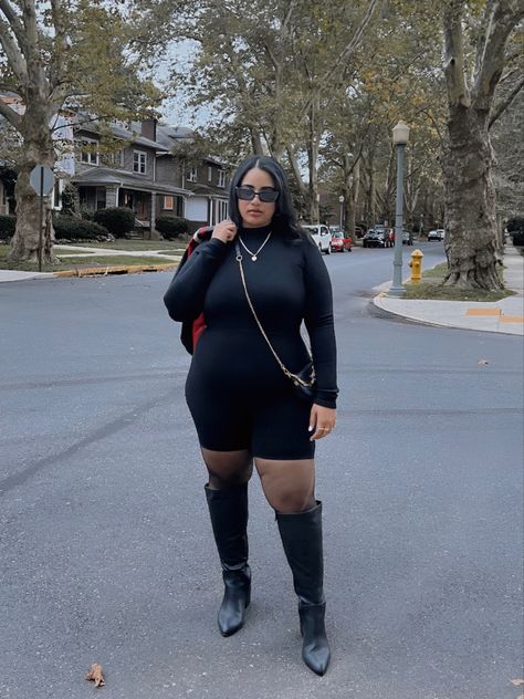 Plus size model wearing fall fashion clothes, ootd, fall outfit ideas, jackets Leather Knee High Boots Outfit, Black Romper Outfit, Fall Outfits Black Women, Black Boots Outfit, Outfit Ideas Fall, Plus Size Outfit, Fashion Curvy, Romper Outfit, Outfit Fall