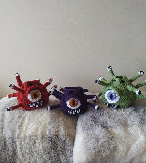 Dnd Amigurumi, Crochet Dungeons And Dragons, Crochet D20, Dnd Crochet, Crochet Dice, Nerdy Crochet, Dice Collection, Dice Bags, Adventure Accessories