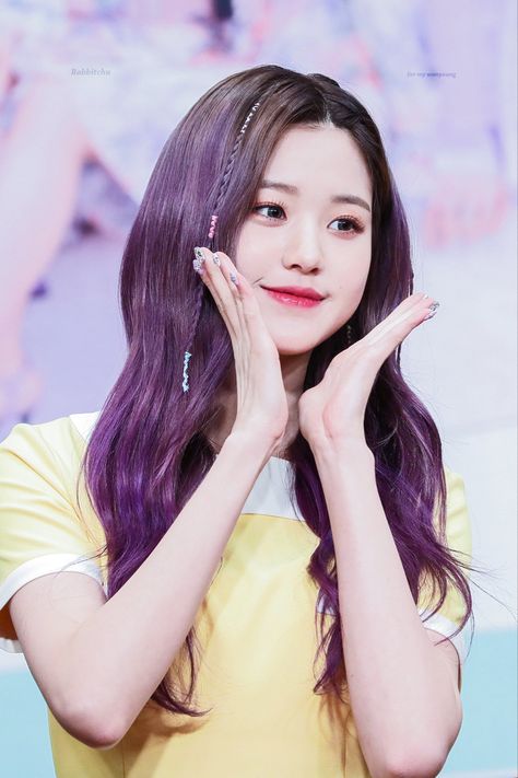 Wonyoung Purple Hair, Wonyoung Purple, Izone Wonyoung, Wonyoung Izone, Dark Purple Hair, Violet Dress, Color Iz, Chaeyoung Twice, 인물 사진