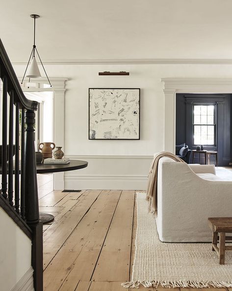 A historic captain’s house in Sag Harbor Winter Mcdermott, Wooden Floors, Sag Harbor, Hus Inspiration, Wood Flooring, Living Room Inspiration, Dream Team, White Walls, Cozy House