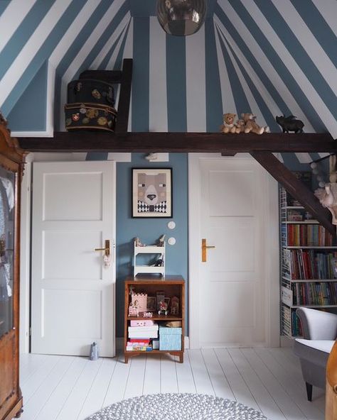 Painted Ceiling Playroom, Stripes On Ceiling, Circus Ceiling, Country Girl Rooms, Striped Ceiling, Circus Room, Painted Feature Wall, Interior 2024, Stylish Kids Room