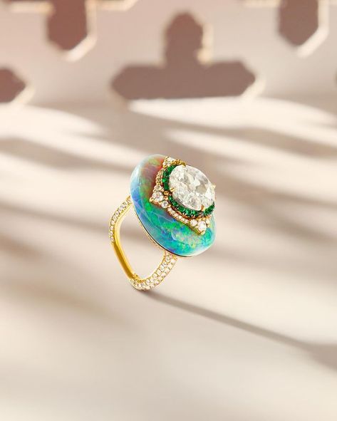 BOGHOSSIAN (@boghossianjewels) • Instagram photos and videos Balloon Earrings, Color Rings, Mughal Art, Cartier Jewelry, Luxury Purses, Be Unique, Green Opal, European Cut Diamonds, High Jewelry