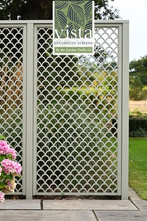 Garden Panels Decorative, Decorative Garden Screens, Garden Screens Panels, Garden Screens Ideas, Lattice Trellis Ideas, Garden Screening Ideas, Metal Privacy Screen Outdoor, Garden Basement, Metal Garden Screens