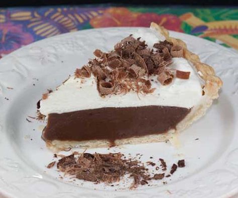 Luby's Chocolate Icebox Pie Lubys Recipes Desserts, Chocolate Ice Box Pie, Chocolate Icebox Pie, Ice Box Pie, Icebox Pie, Chocolate Pie Recipes, Chocolate Cream Pie, Cooking Chocolate, Chocolate Pie