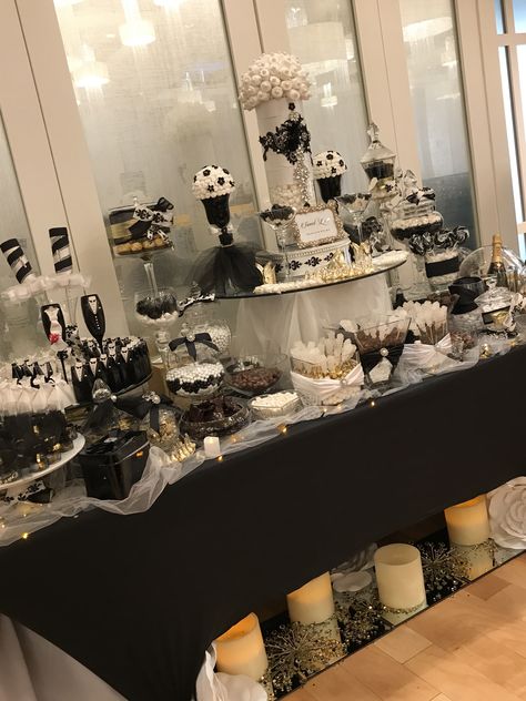 Prom Candy Table Ideas, Black Dessert Table Ideas, Black And Silver Prom Decorations, Black Dessert Table, Wedding Table Snacks, Wedding Treats Table, Black Candy Buffet, Wedding Snack Bar, White Candy Buffet