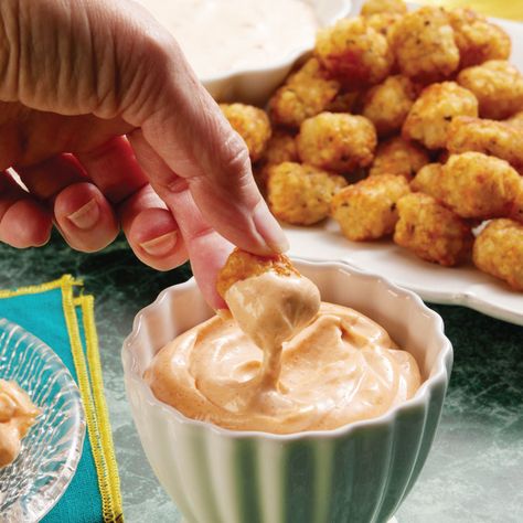 Three Easy Dipping Sauce Recipes for Tater Tots Tater Tot Sauce, Tater Tot Dipping Sauce, Dipping Sauce Recipes, Grilled Sweet Corn, Easy Dipping Sauce, Honey Barbecue, Honey Bbq Sauce, Dipping Sauces Recipes, Honey Bbq