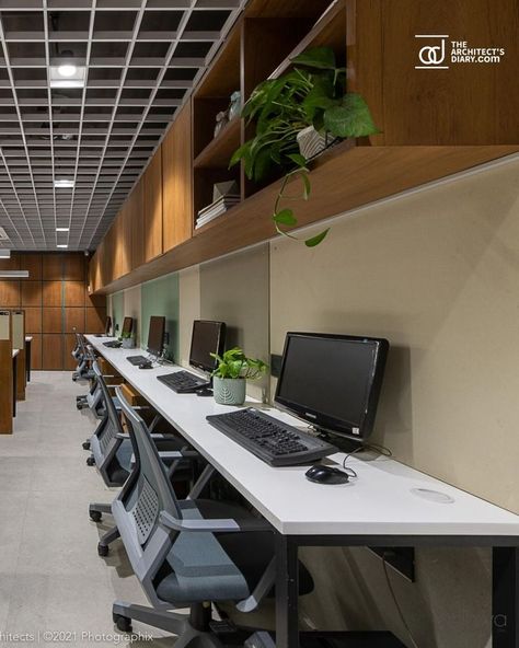 Conference Area Design, Rectangular Office Design, Modern Office Workstations Design, Architecture Office Interior Design Modern, Office Workstations Design Interiors, L Shaped Office Desk Ideas Layout, Work Space In Living Room, Mini Office Design, Workstations Office Design