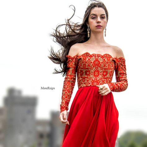 Mary #fbf #AdelaideKane #MaryQueenofScots #Reign Queen Mary Reign, Reign Outfits, Mary Reign, Reign Tv Show, Marie Stuart, Reign Mary, Reign Fashion, Reign Dresses, Corset Costumes