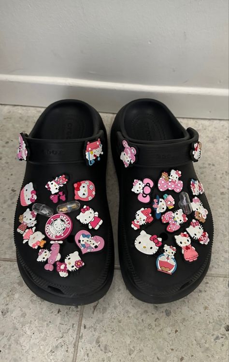 On Shoes Outfit, Shoe Collection Aesthetic, Black Crocs Outfit, Croc Jibbitz Ideas, Hello Kitty Crocs, Organization Shoes, Shoe Quotes, Crocs With Jibbitz, Aesthetic Shoe