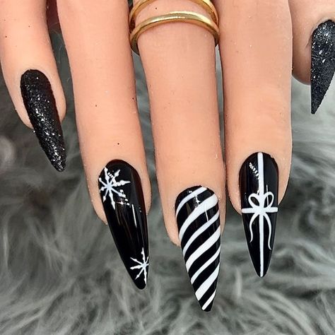 nails nail art nail nail designs nail polish bright nails nail ideas nail art designs nails acrylic nails art nails design nails ideas nail art ideas December Nails, Witchy Nails, Red Christmas Nails, Gothic Nails, Winter Nails Acrylic, Christmas Gel Nails, Goth Nails, Christmas Nails Acrylic, White Nail