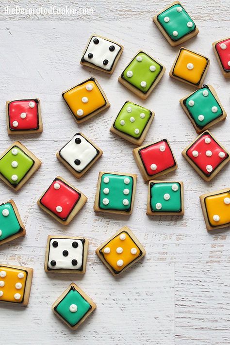 colorful bite-size DICE COOKIES, a fun food idea for game night. Recipes for cut-out sugar cookies, royal icing, and how to color icing. Dice Cookies, Night Recipes, Bite Size Cookies, Cookie Games, Cutout Sugar Cookies, Pretty Cookies, Guys And Dolls, Creative Cookies, Cookie Inspiration