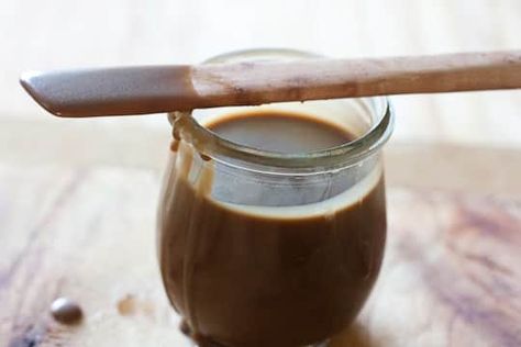 Caramel Sauce Recipes, Coffee Caramel Sauce, Butterscotch Recipe, Sauce For Ice Cream, Pudding Icing, Coffee Sauce, Butterscotch Recipes, Salted Caramel Coffee, Ice Cream Sauce