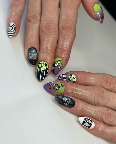 BEETLEJUICE BEETLEGUISE BETELGEUSE 🪲 🧃 #nails #nailart #naildesign #marylandnails #marylandnailartist #beetlejuice #halloween #halloweennails Beetlejuice Nails, Halloween Nails, Nails