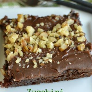 Zucchini Texas Sheet Cake, Zucchini Sheet Cake, Cake Dessert Recipes, Grandmother Recipes, Texas Sheet, How To Make Icing, Texas Sheet Cake, Dessert Cake Recipes, Chocolate Zucchini