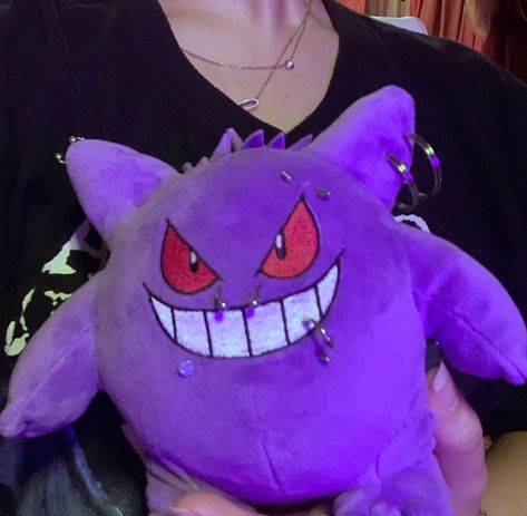 Gengar And Clefairy Matching Pfp, Pokemon Pfp Gengar, Y2k Wallpaper Gengar, Gengar Plushie Pfp, Gengar Purple Aesthetic, Purple Swag, Frowny Face, Ghost Pokemon, Dark Purple Aesthetic