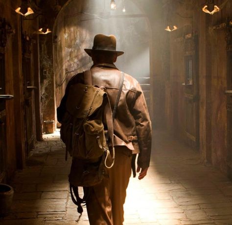 Archeologist Aesthetic Men, Lost Treasure Aesthetic, Indian Jones Aesthetic, Explorer Outfit Aesthetic, Indiana Jones Aesthetic Outfit, Treasure Hunter Aesthetic, Expedition Aesthetic, Archaeologist Aesthetic, Old Adventurer