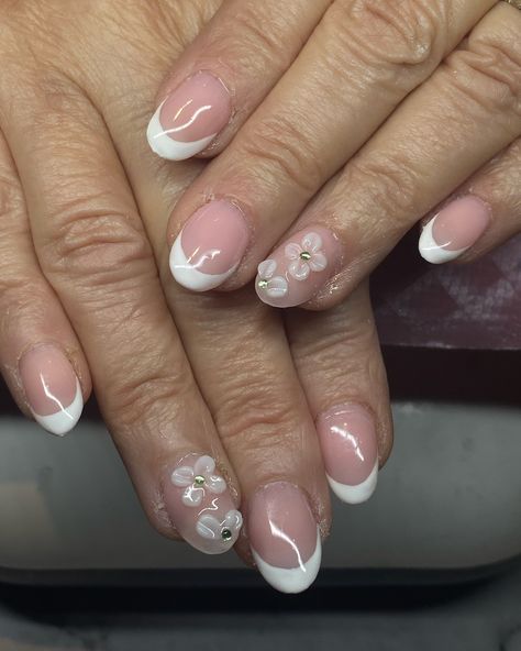 frenchies with flowers🤍🌿 • • polygel from @gellen.us • • #nailsnailsnails #nails #boltonnailtech #caledonnails #nailart #naildesign #summernails #vacaynails #bramptonnailtech #caledonnailtech #nailsoftheday #polygelnails #gtanailtech Frenchies With Flowers, Polygel Nails, Nail Tech, Nail Inspo, Summer Nails, Nail Designs, Nail Art, Nails, Flowers