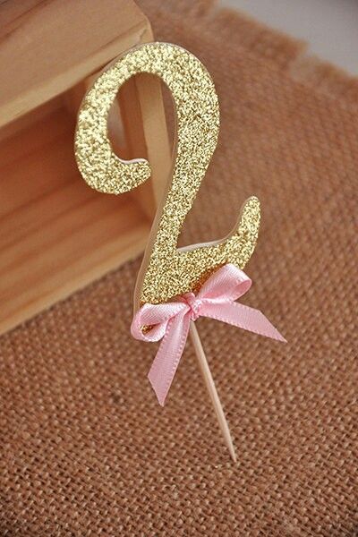 Pink And Gold Birthday Decorations, Diy Numbers, Cake Toppers Diy, Pink And Gold Birthday, Gold Birthday Decorations, Gold Birthday Cake, Simple Birthday Decorations, Idee Cricut, Diy Cake Topper