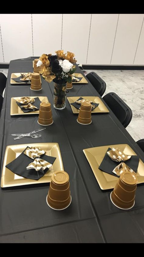 Simple Black And Gold Table Decor, Black Gold 50th Birthday Party, Black And Gold 60th Birthday Party Decor, Black Gold Party Decorations, New Years Eve Party Ideas, Black And Gold Party Decorations, 50th Birthday Party Decorations, Gold Party Decorations, Mom Party