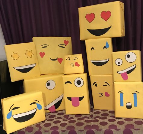 Emoji Props, Emoji Decorations, Inside Out Party Ideas, Kindergarten Art Crafts, Display Boards For School, Robot Theme, Chocolate Covered Strawberries Bouquet, School Board Decoration, Preschool Science Activities