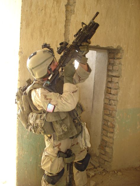 Members of the U.S. Army’s 75th Ranger Regiment conducting combat operations during Operation Iraqi Freedom. U.S. Army Ranger armed with a M4A1 carbine, fitted with an underslung M203 40mm grenade launcher. M203 40mm, Marine Special Forces, Ranger Regiment, Us Army Rangers, 75th Ranger Regiment, Army Ranger, Combat Arms, Operation Iraqi Freedom, Military Special Forces