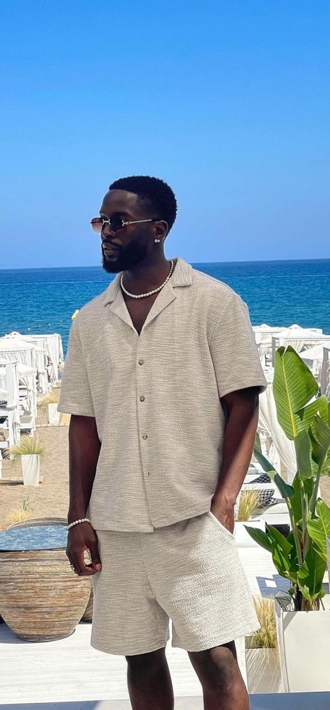 Monochrome Outfit Men Summer, Mens Fashion Vacation, Beach Vacation Mens Outfits, Mens Lifestyle Aesthetic, Jamaica Men Outfits, European Men Outfit Summer, St Tropez Outfit Men, Guy Vacation Outfits Summer, Boat Outfits For Men