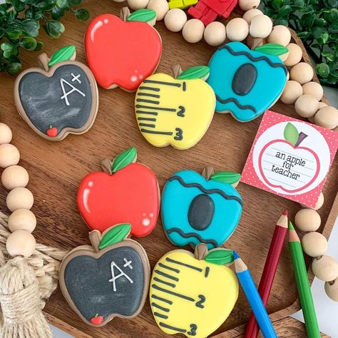 Apple Cookies Decorated Royal Icing, Apple Sugar Cookies Decorated, Apple Decorated Cookies, Apple Cookies Decorated, Back To School Cookies Decorated, Teachers Cookies, Back To School Sugar Cookies, Appreciation Cookies, Teacher Cookies