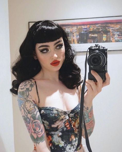 Pin Up Bangs, Betty Bangs, Bettie Bangs, Goth Pinup, Goth Hair, Rockabilly Hair, Rockabilly Pinup, Pin Up Hair, Pin Curls