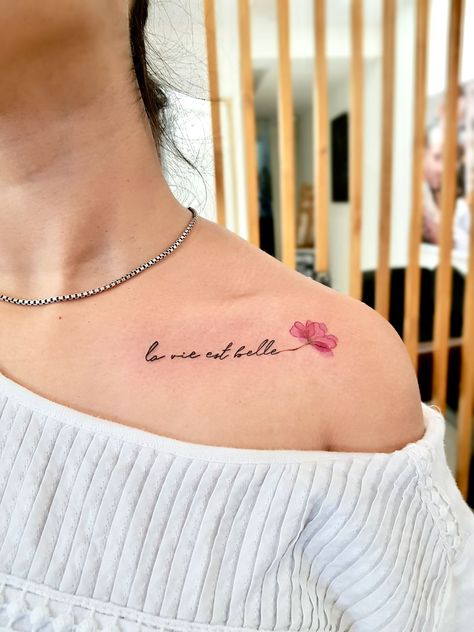 Collarbone Tattoos For Girls, Girls Chest Tattoos, Collar Bone Tattoos For Women, Collar Bone Tattoo Quotes, Small Girly Tattoos, Small Chest Tattoos, Tattoo Bird, Small Shoulder Tattoos, Rose Tattoos For Women