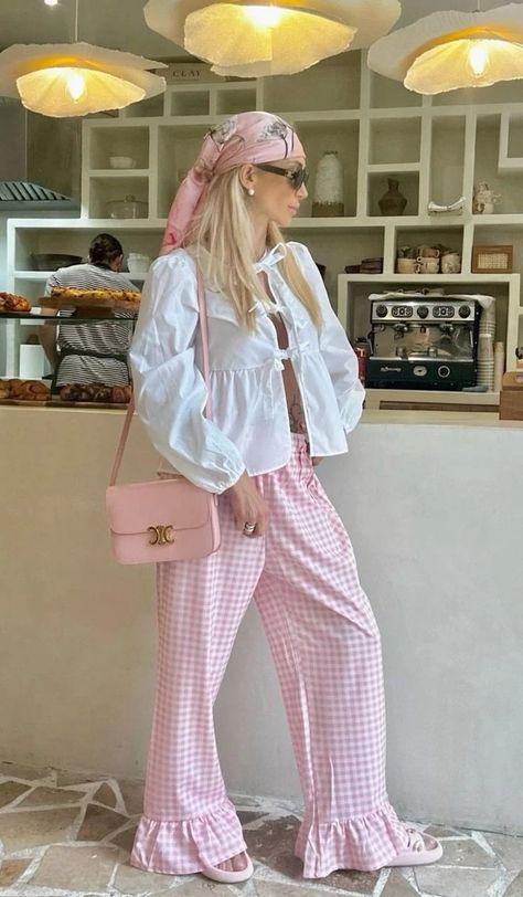 Picnic Pants Outfit, Gingham Outfit Aesthetic, Gingham Outfit Ideas, Gingham Aesthetic, Copenhagen Blouse, Gingham Trend, Plaid Pants Outfit, Gingham Outfit, Pants Trend