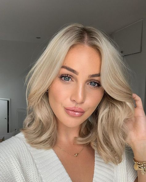 Long Bob Blonde, Blonde Hair Goals, Feminine Hairstyles, Lob Hairstyle, Lob Haircut, Blonde Hair Inspiration, Blonde Hair Shades, Blonde Hair Looks, Short Blonde Hair