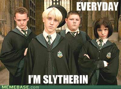 Tehehehe. Slytherin Uniform, Hogwarts Robes, Film Harry Potter, Hogwarts Uniform, Harry Potter Hogwarts Houses, Pansy Parkinson, Slytherin Pride, Buku Harry Potter, Images Harry Potter