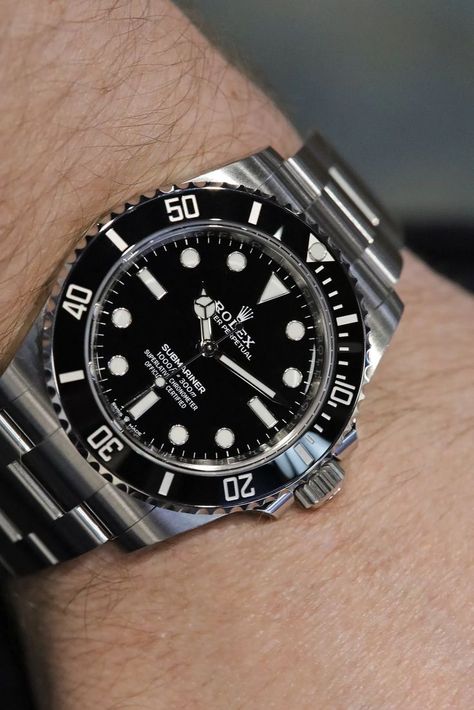 Rolex Submariner 124060 Rolex Submariner No Date, Wrist Game, Classic Watches, Rolex Submariner, Arduino, Men's Collection, Rolex Watches, Vintage Watches, Omega Watch