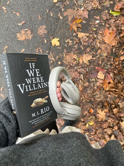 If We Were Villans ⚔️ If We Were Villains Fanart, Fall Fashion College, If We Were Villains Aesthetic, Fashion Trends Aesthetic, Fall Nails Halloween, If We Were Villains, Trends Aesthetic, Perfect Fall Day, Autumn Outfit Ideas