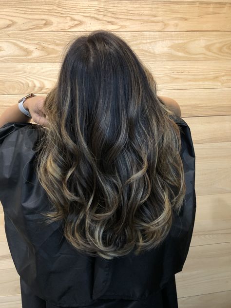 Honey Balayage Dark Hair, Dark Hair With Chocolate Brown Highlights, Black Hair Highlights Ideas Asian, Hair Contouring Black Hair, Soft Highlights On Black Hair, Asian Balyage Short Hair, South Asian Hair Highlights, Balyage On Indian Girl, Black Asian Hair With Highlights