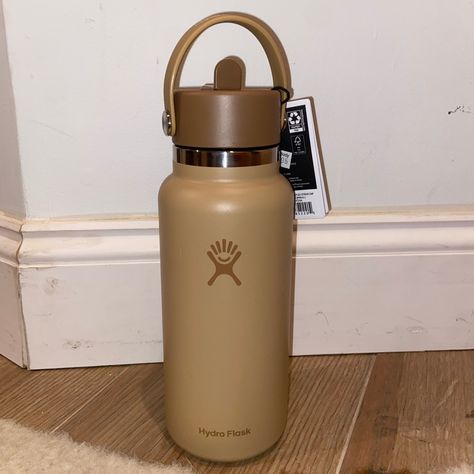 Whole Foods Special Edition Hydro Flask In Walnut. 32 Oz. Brand New. Hydro Flask Colors, Honey Ombre, Hydro Flask Accessories, Hydro Flask, Special Recipes, Whole Foods, Christmas List, Whole Food Recipes, Flask