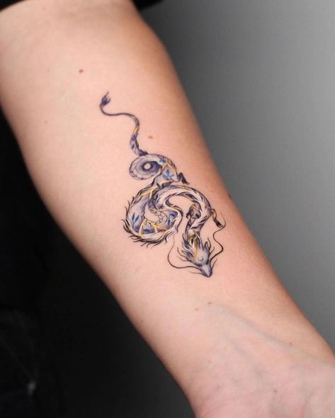 Chinese Fox Tattoo, Gold Dragon Tattoo, Gold Tattoo Design, Dragon Tattoo Feminine, Water Dragon Tattoo, Kintsugi Tattoo Ideas, Kintsugi Tattoo, Vintage Style Tattoos, Collarbone Tattoo