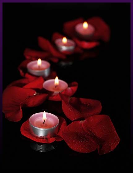 Beautiful Candles Decor, Tea Lights Diy, Valentine Candles, Red Rose Tea, Candles Photography, Romantic Candles, Candle Glow, Good Night Friends, Candle Aesthetic