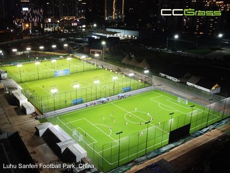 Excited to showcase our cage football facility at Luhu Sanfen Football Park – three spacious 7-a-side pitches with professional turf, offering a comfortable, durable, and non-slip experience. ⚽ #cagefootball #footballpark #7asidefootball #artificialgrass Rooftop Football Pitch, Football Stadium Design, Sports Training Facility, Sports Facility Architecture, Sports Facility, Football Academy, Soccer Academy, Urban Design Plan, Stadium Design