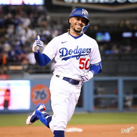 Los Angeles Dodgers on Instagram: “WOOKIEE BETTS. #StarWarsDay” Dodgers Mookie Betts, Mookie Betts Dodgers, Bellinger Dodgers, Dodgers Players, Dodgers Nation, Corey Seager, Cody Bellinger, Baseball Guys, Mookie Betts