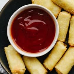 Homemade Sweet and Sour Sauce - The Recipe Critic Recipe Sweet And Sour Sauce, Homemade Sweet And Sour Sauce, Sweet N Sour Sauce Recipe, Bbq Sauce Homemade Easy, Alfredo Sauce Recipe Homemade, Food Chinese, Homemade Cheese Sauce, Homemade Buffalo Sauce, Yum Yum Sauce