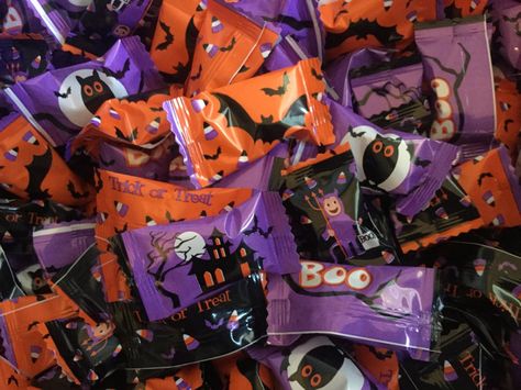 Halloween candy 90s Halloween, Halloween Stories, Purple And Orange, Halloween Aesthetic, Season Of The Witch, Spooky Scary, Samhain, Hallows Eve, Hocus Pocus